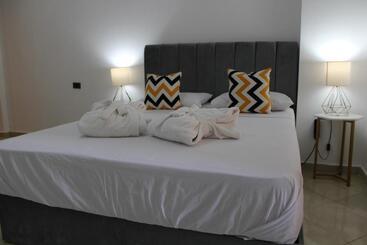 Apartment Inside 5 Star Hotel Private Beach With Reef