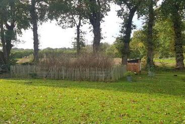 مبيت وإفطار L Eau Qui Dort Chambres Et Tables D Hôtes