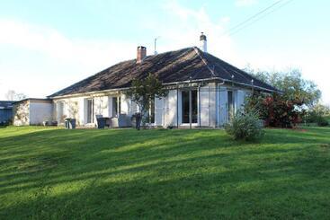 민박 Le Pré Du Buis