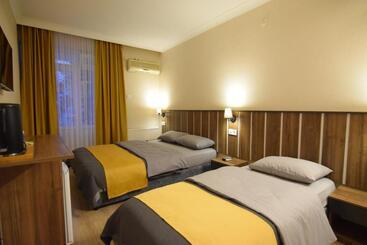 Cord Hotel & Resort