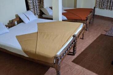 בית מלון כפרי Adimali Stays