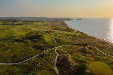 בית מלון כפרי The Dormy House