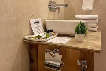 Mont Kufri Resort, Mundaghat