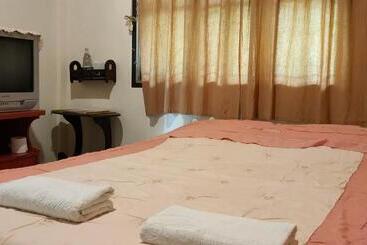 פנסיון ลิ้นฟ้าแคมป์ปิ้งรีสอร์ท