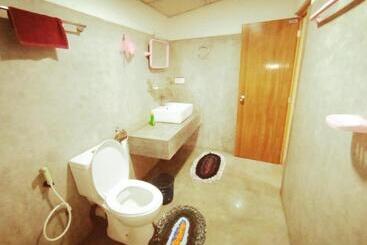 פנסיון Bird Nest Inn