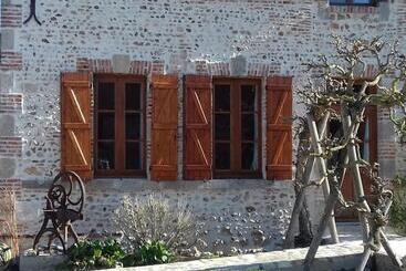 פנסיון Ferme De Charme Avec Chambre Indépendante, Parking Privé Et Prêt De Vélos   Fr 1 590 411