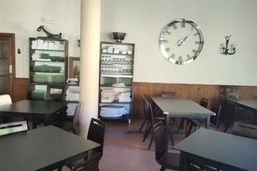 פנסיון Hostal Restaurante Andra