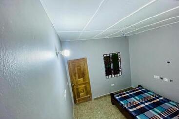 بنسيون King Boat Guest House And Pub