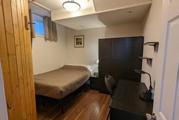 הוסטל Crewcomfort Suites