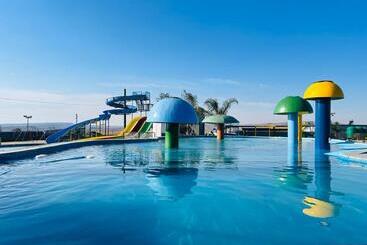 בית מלון כפרי Boeketlong Lodge