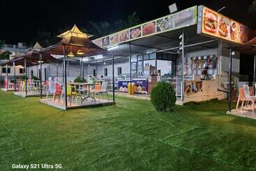 בית מלון כפרי The Royals Room