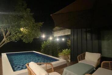 Пансион Nana Field Cabin 3