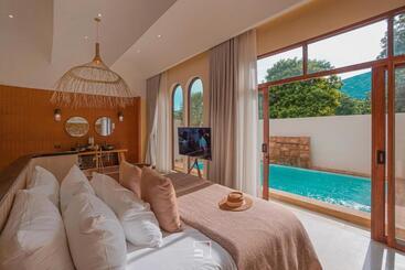 Resort Sirava Kohlarn   สิราวา เกาะล้าน