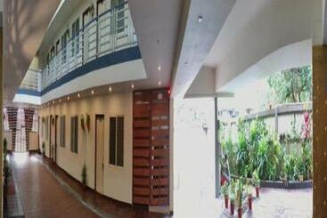 בית מלון כפרי Zoz Kannur