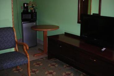 Deer Trail Motel