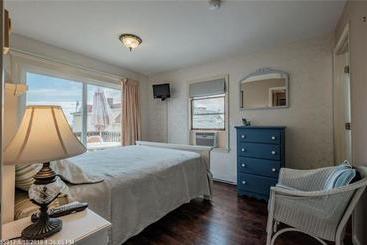 בית מלון כפרי Auberge By The Sea B & B