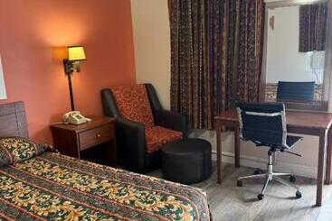 Отель Budget Inn   Scottsboro