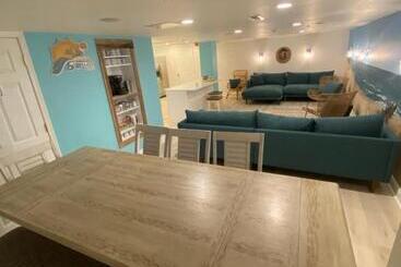 فندق Canalside Inn