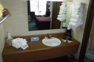 هتل Colonial Mountain Inn