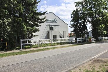 בית מלון כפרי Country Inn Suiten