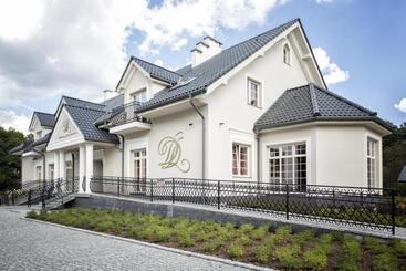 ホテル Dworek Nad Rozlewiskiem