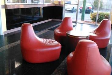 فندق Honeyspot Motor Lodge