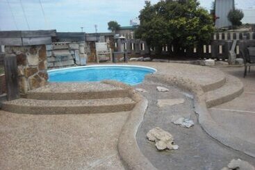 فندق Quail's Nest Inn & Suites