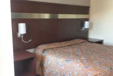 호텔 Taylor Village Inn And Suites