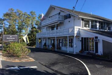 酒店 The Beach Rose Inn