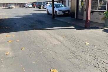 فندق Villa Court Inn Oroville