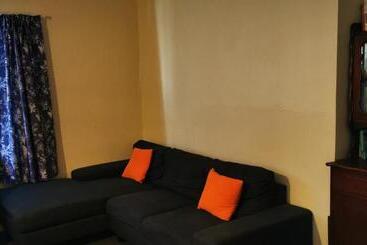 هاستل Bluewater Lodge