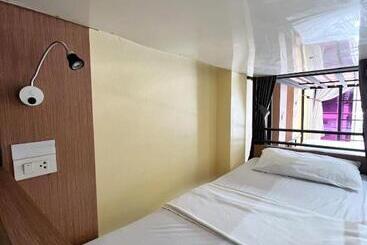 הוסטל Hangover Aonang