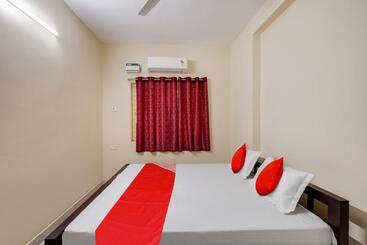 هتل Oyo Flagship K V R Residency   Elite