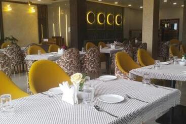 ホテル Samaira Inn