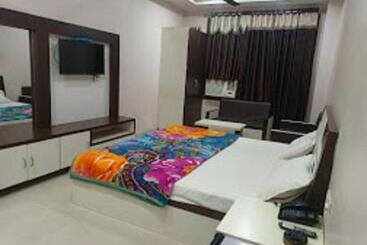 בית מלון כפרי Varun Inn