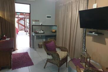 膳宿费 An Exclusive Guesthouse Too