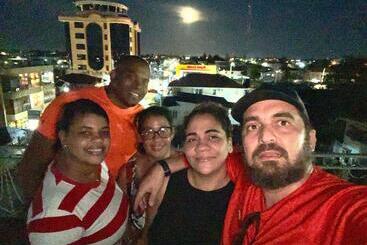 تختخواب و صبحانه Emerald Apartments Inc