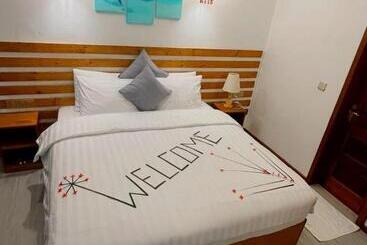 ホテル Dhonfalhu Dhigurah