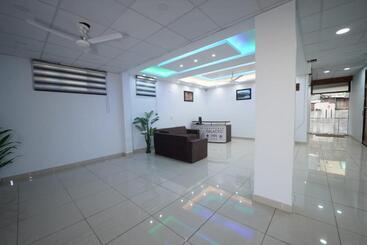 בית מלון כפרי Galactic Inn