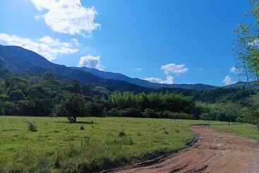 בית מלון כפרי Lemon Ecopark