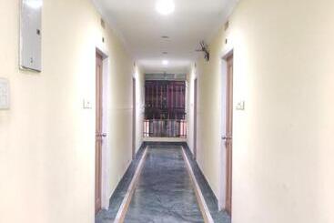 Отель Phoenix Lodge