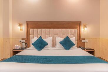 فندق Satyam Grand