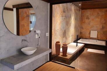 Luv Gardens Motel   Adults Only