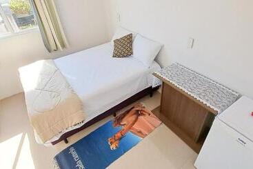 펜션 Camelo Locação De Suítes Individuais Pousada Com Cozinha E Sala Compartilhada