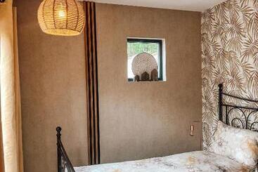 住宿加早餐  Elysian Fields   Tiny House  Evergreen