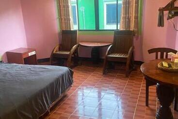 בית מלון כפרי โรงแรมมวกเหล็กเกสท์อินท์