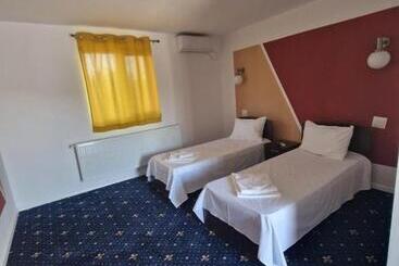 ペンション Musatini