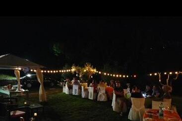 פנסיון Villa   Malibu  B & B