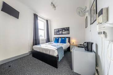 מלון דירות The Buross   Aldgate