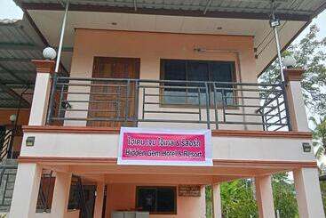 ユースホステル Hidden Gem